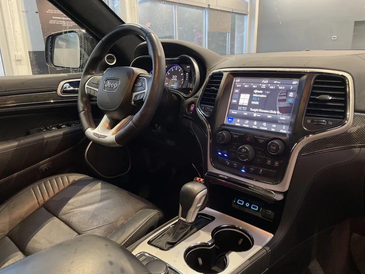 2018 Jeep Grand Cherokee Trackhawk thumbnail 36