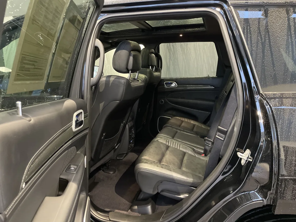 2018 Jeep Grand Cherokee Trackhawk thumbnail 37