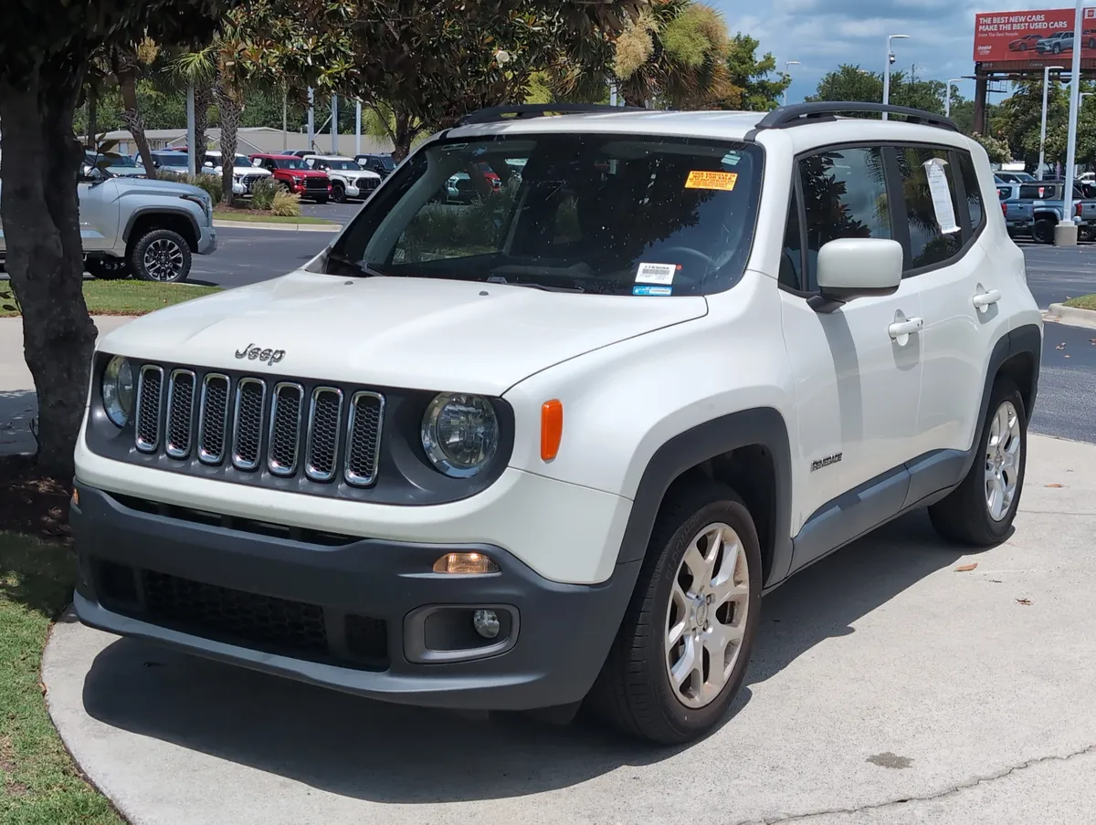2018 Jeep Renegade Latitude thumbnail 4