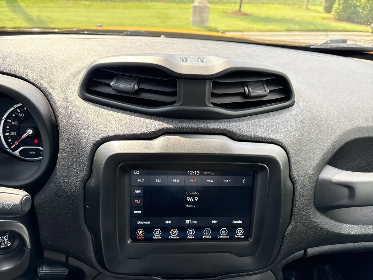 2018 Jeep Renegade Sport thumbnail 28