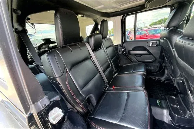 2018 Jeep Wrangler Unlimited Rubicon thumbnail 20