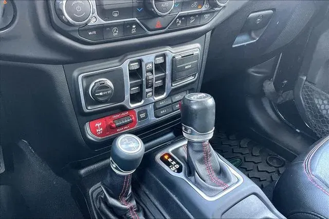 2018 Jeep Wrangler Unlimited Rubicon thumbnail 23