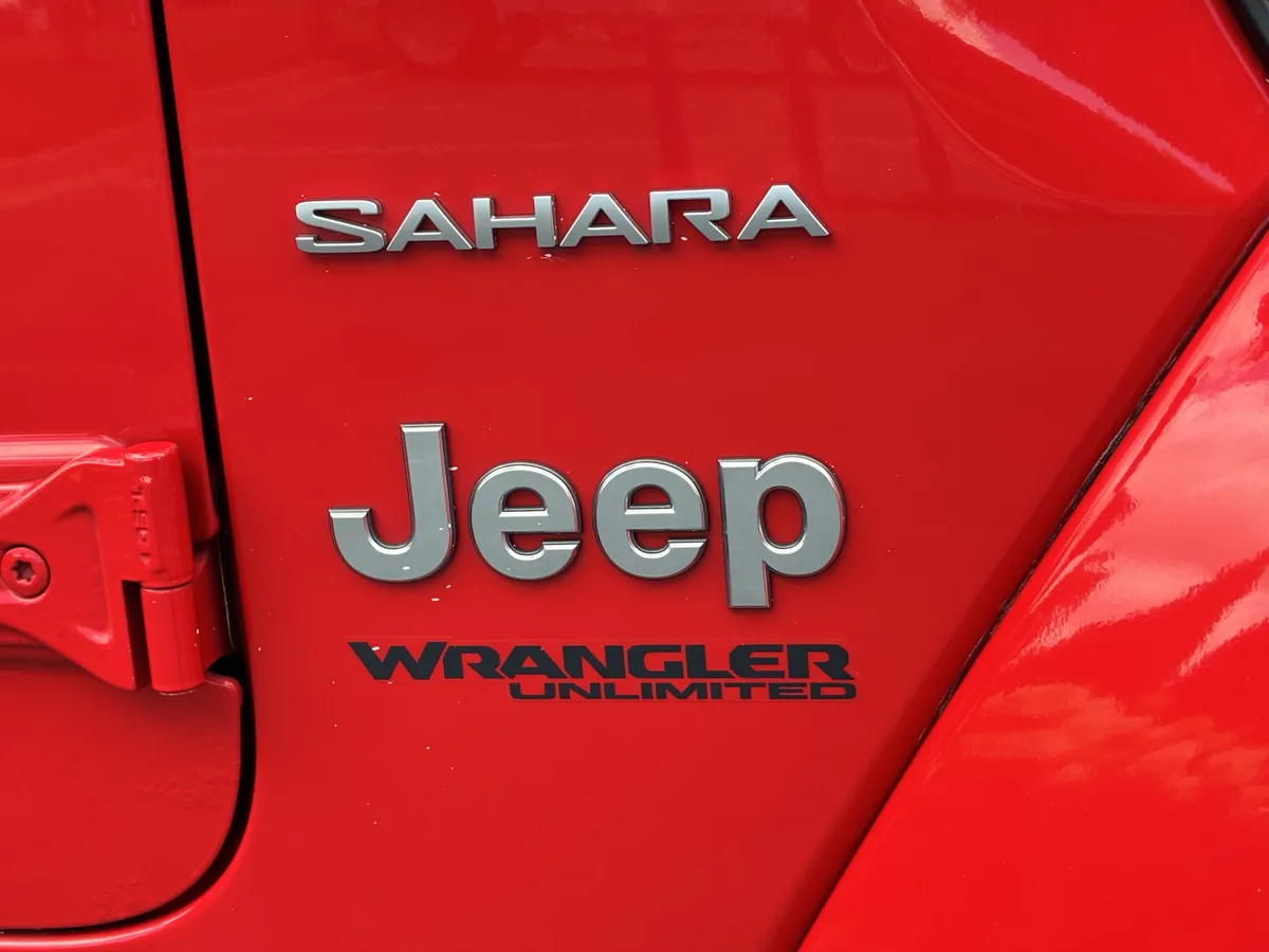 2018 Jeep Wrangler Unlimited Sahara thumbnail 6