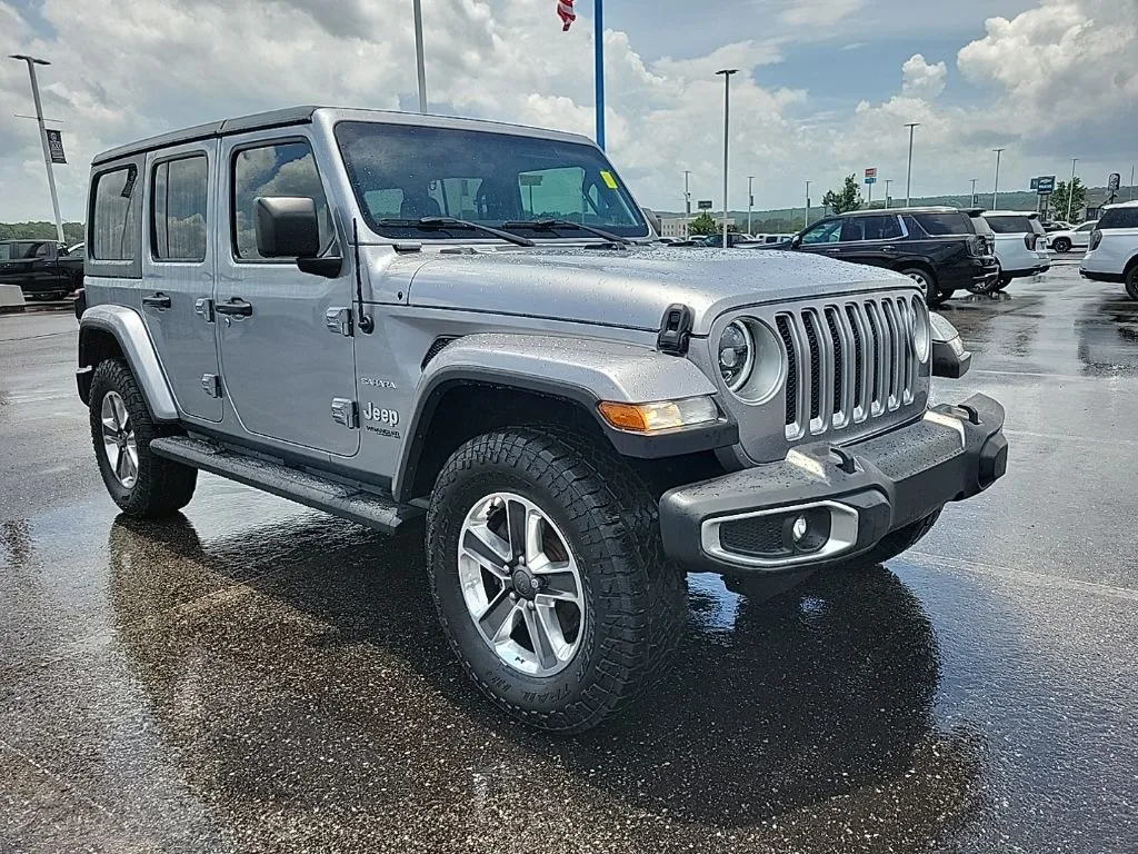 2018 Jeep Wrangler Unlimited Sahara thumbnail 3