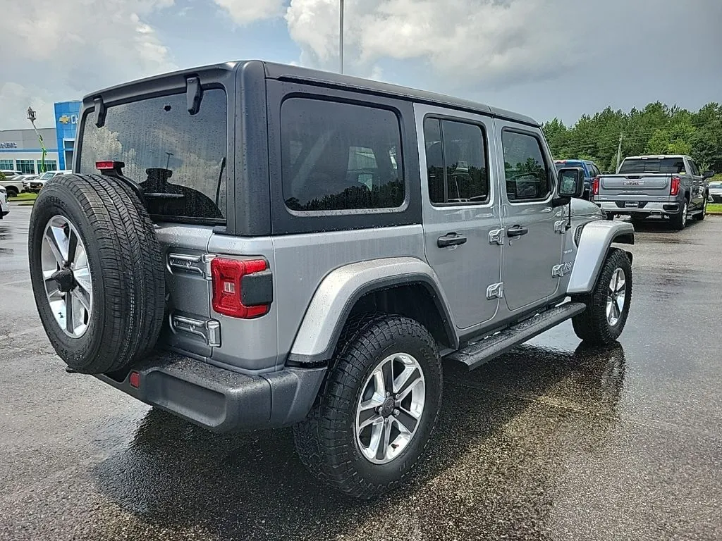 2018 Jeep Wrangler Unlimited Sahara thumbnail 7