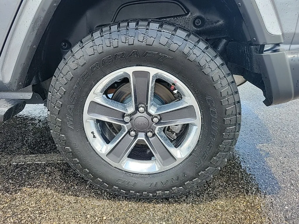 2018 Jeep Wrangler Unlimited Sahara thumbnail 8