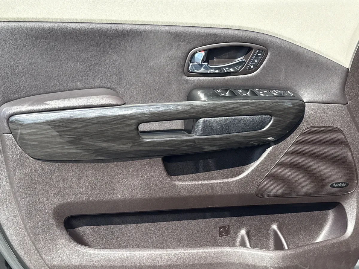 2018 Kia Sedona SX-L thumbnail 13