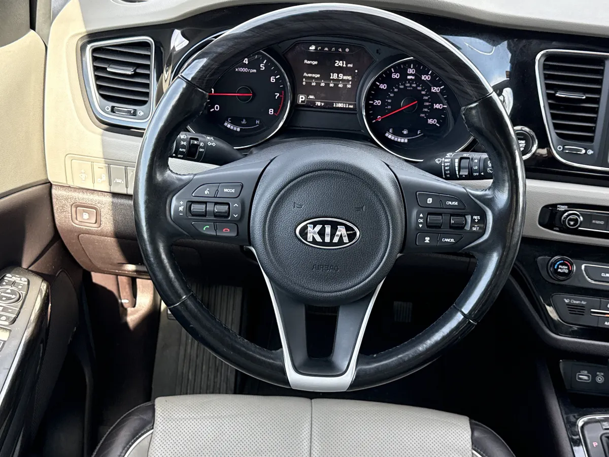 2018 Kia Sedona SX-L thumbnail 17