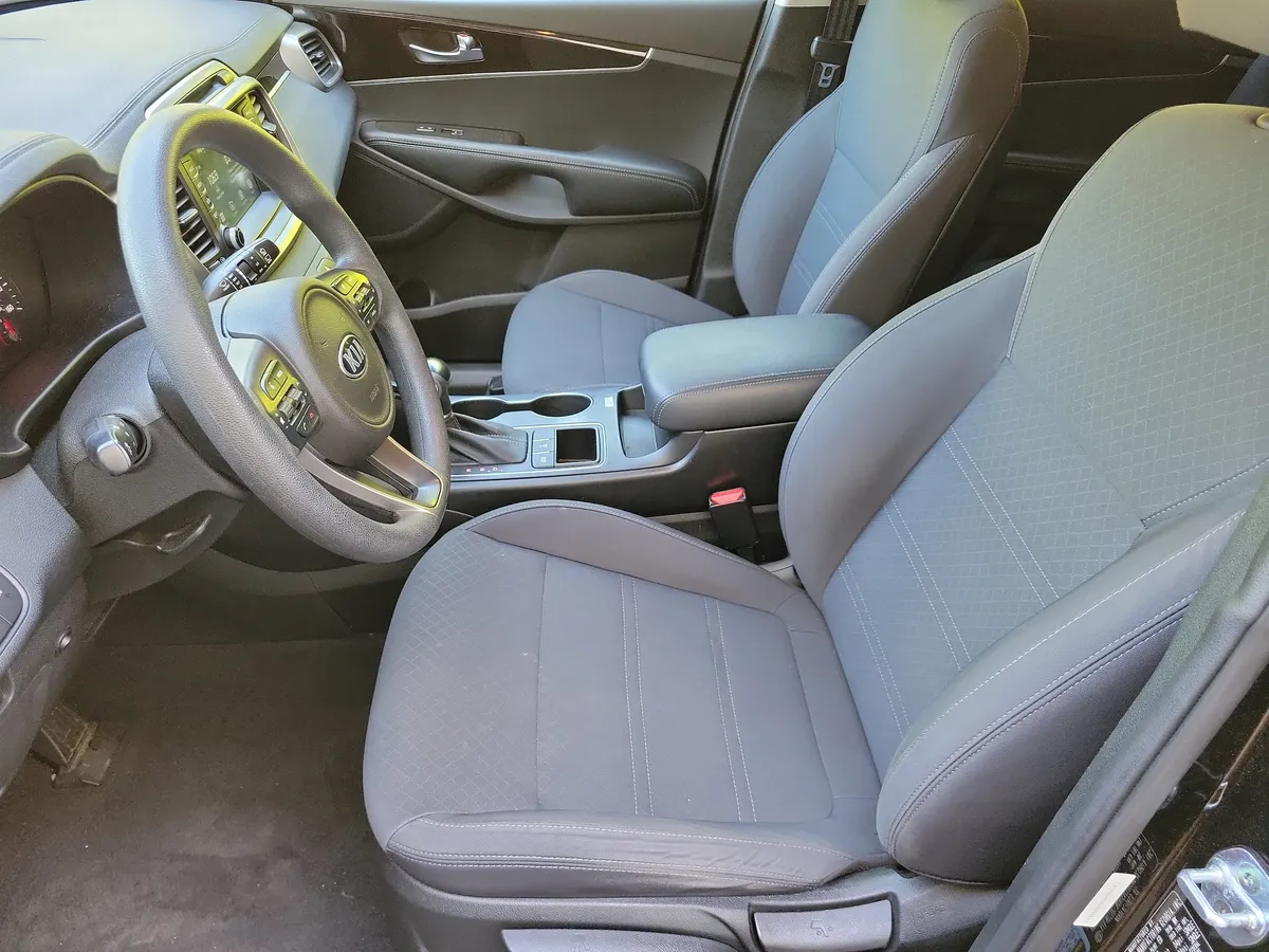 2018 Kia Sorento 2.4L LX thumbnail 9