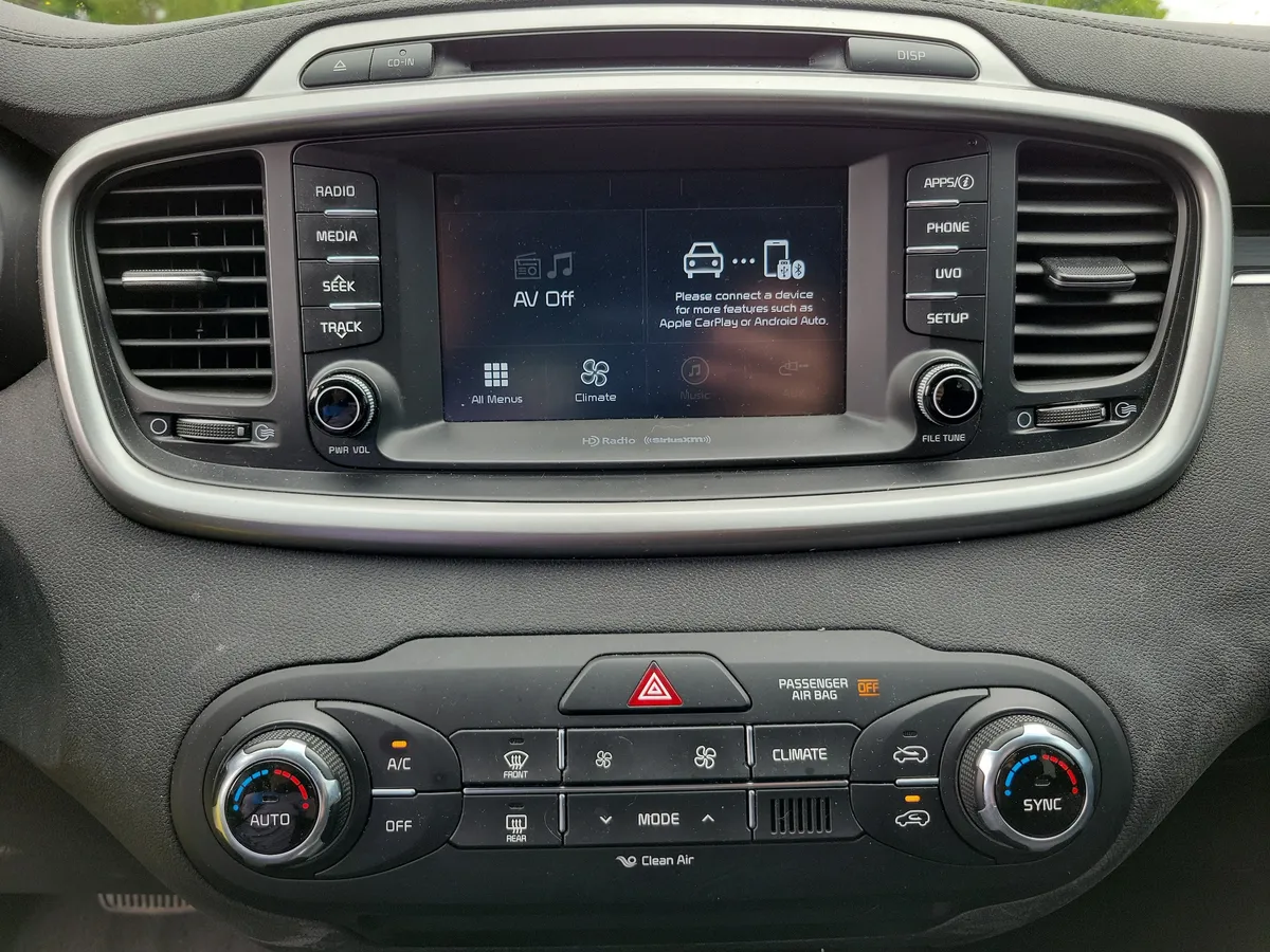 2018 Kia Sorento 2.4L LX thumbnail 16