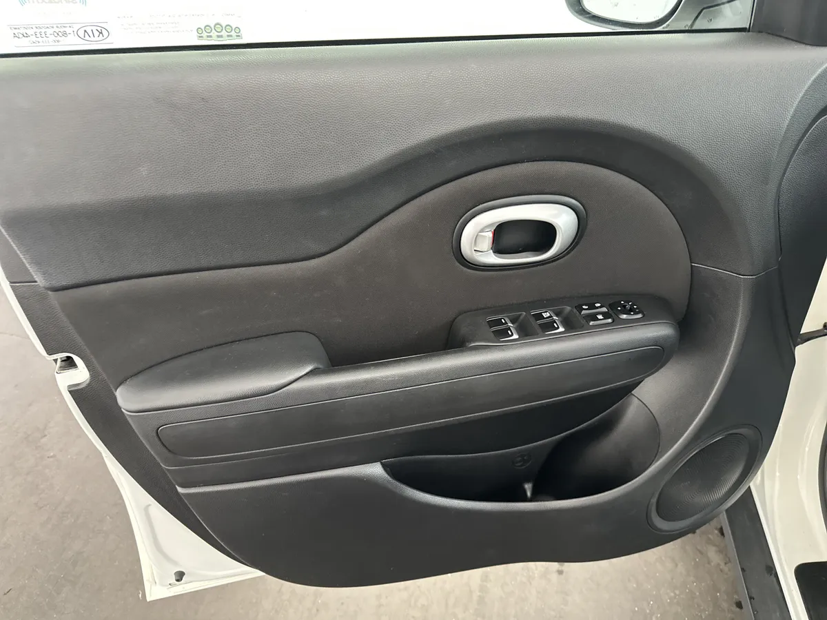 2018 Kia Soul thumbnail 12
