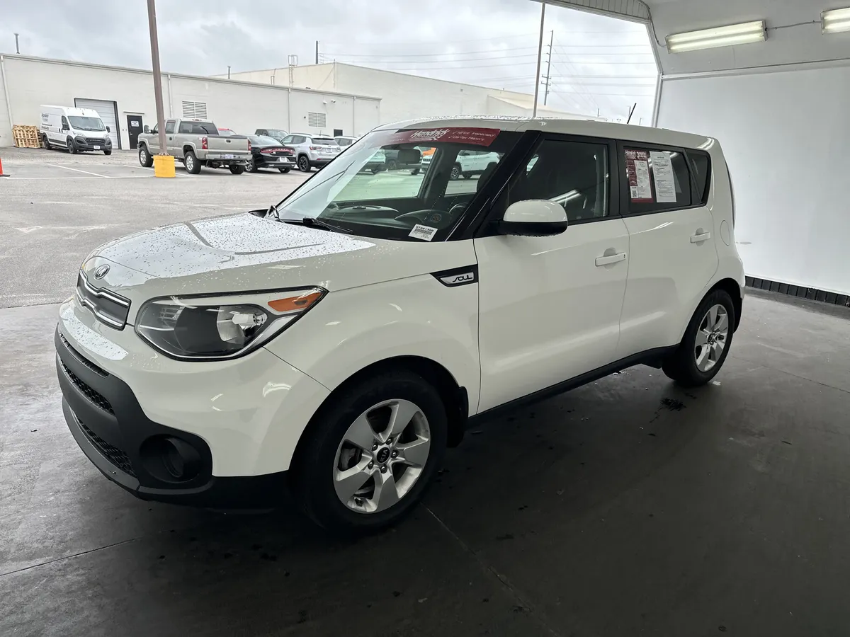 2018 Kia Soul thumbnail 2
