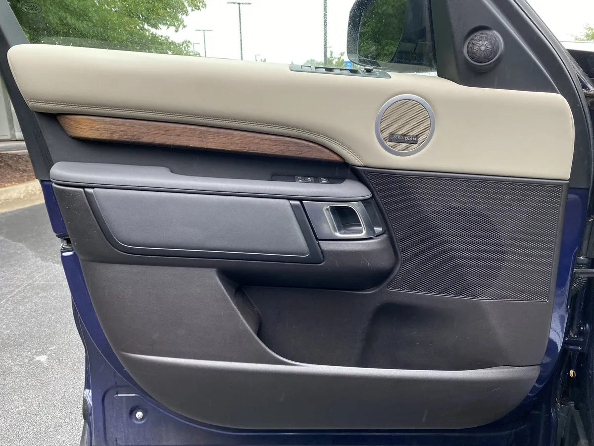 2018 Land Rover Discovery HSE thumbnail 12