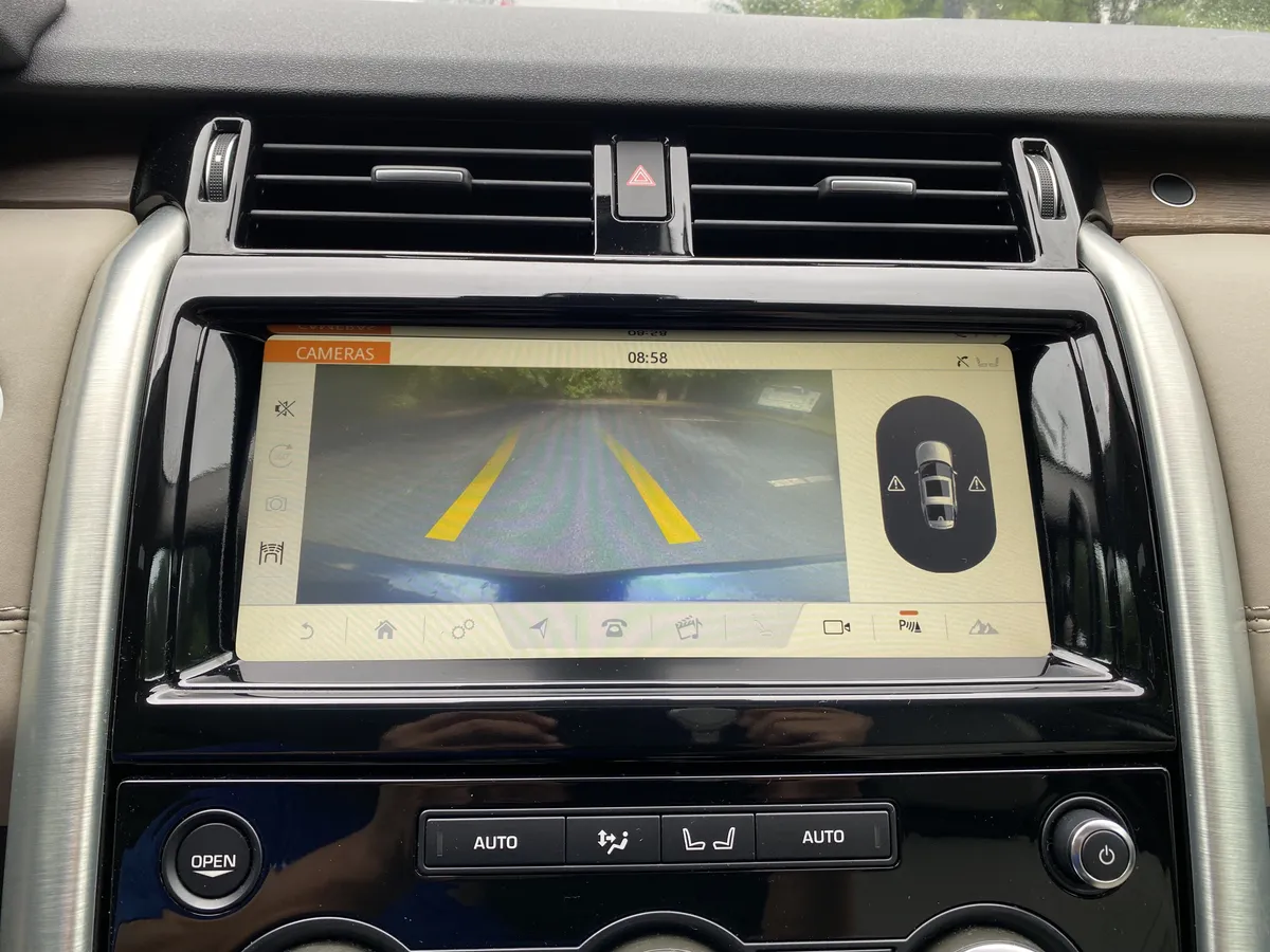 2018 Land Rover Discovery HSE thumbnail 24