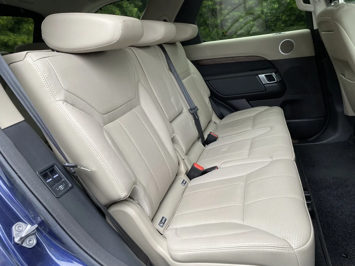 2018 Land Rover Discovery HSE thumbnail 32