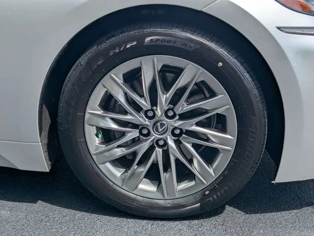 2018 Lexus LS 500 Base thumbnail 13