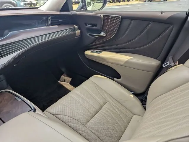 2018 Lexus LS 500 Base thumbnail 16