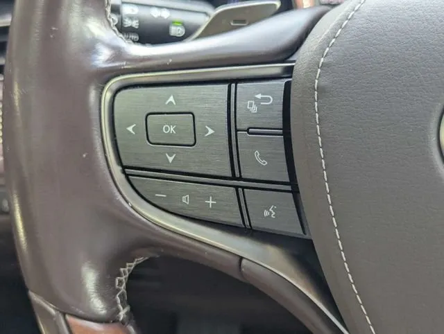 2018 Lexus LS 500 Base thumbnail 24