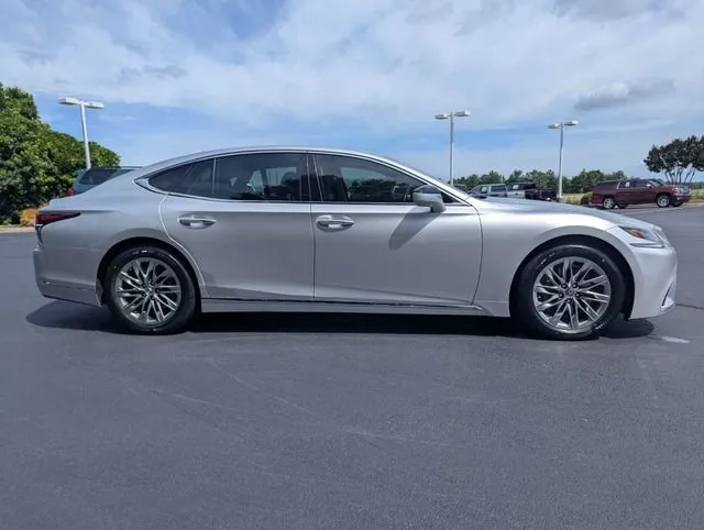 2018 Lexus LS 500 Base thumbnail 9