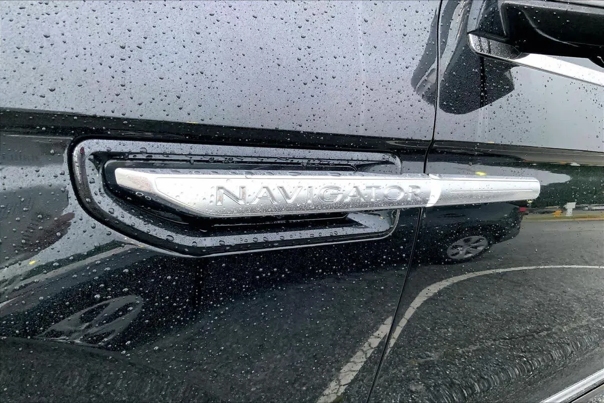 2018 Lincoln Navigator Select thumbnail 10