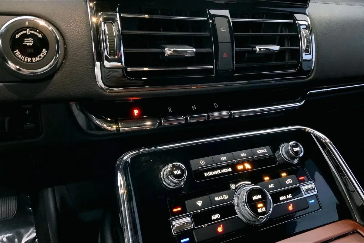 2018 Lincoln Navigator Select thumbnail 16