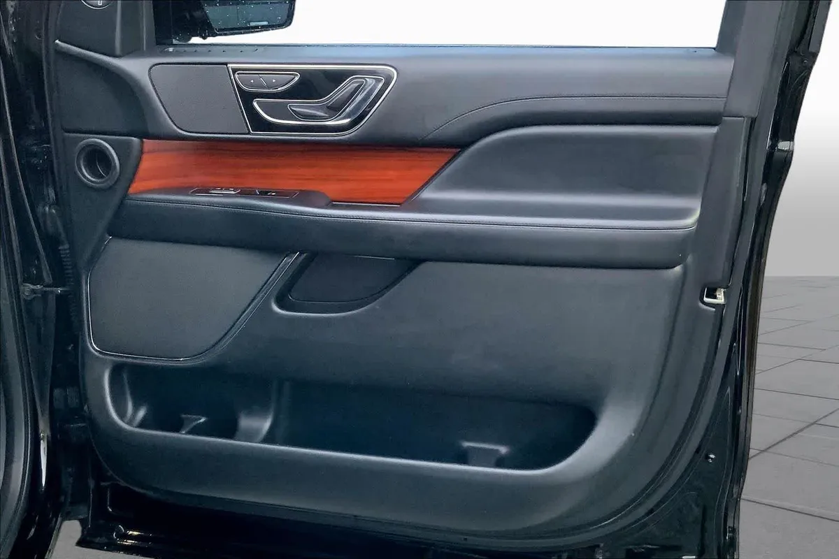 2018 Lincoln Navigator Select thumbnail 22