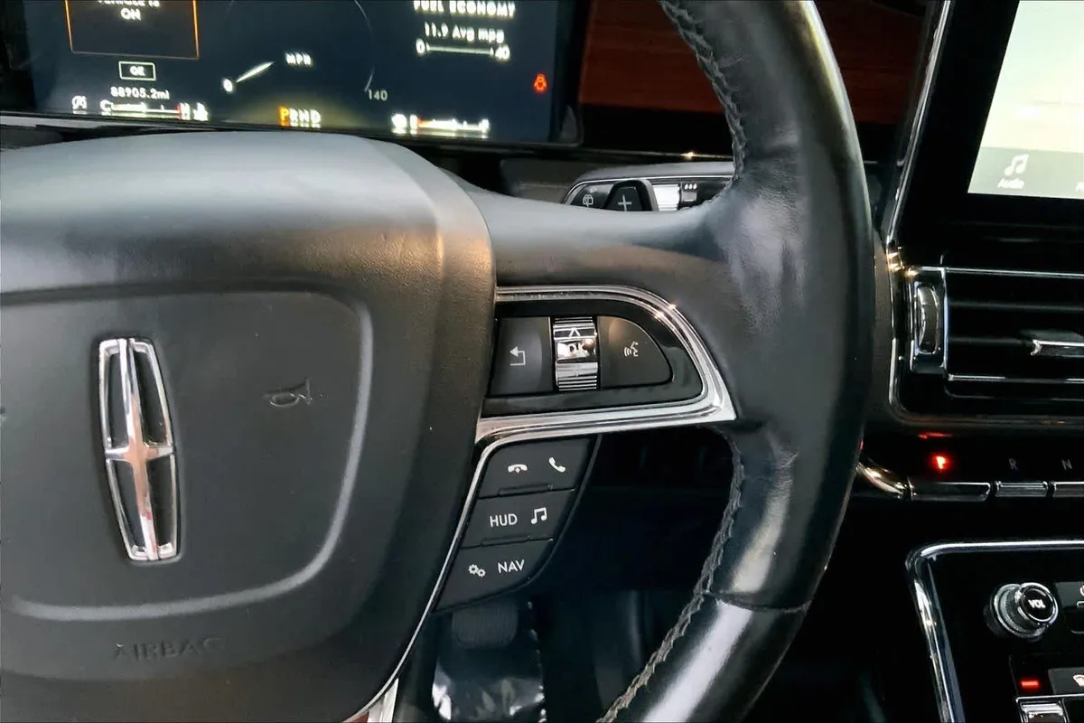 2018 Lincoln Navigator Select thumbnail 24