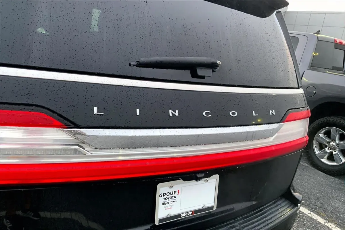 2018 Lincoln Navigator Select thumbnail 30