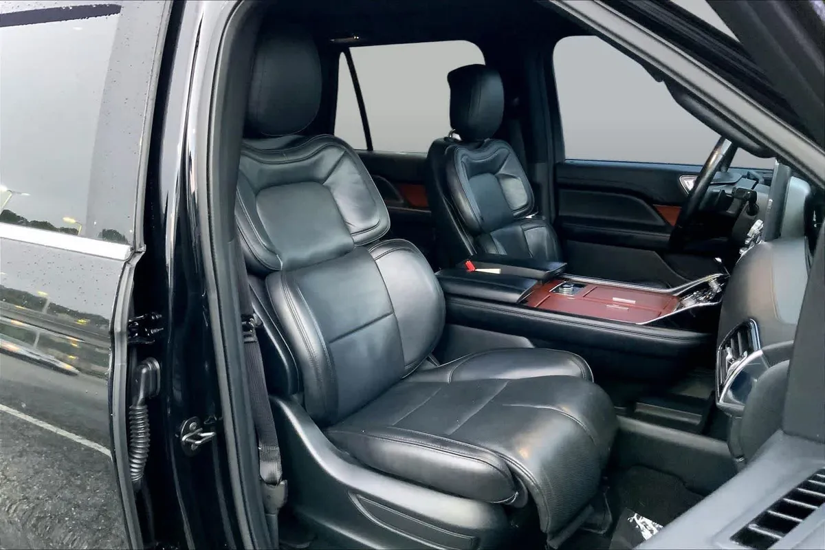 2018 Lincoln Navigator Select thumbnail 9