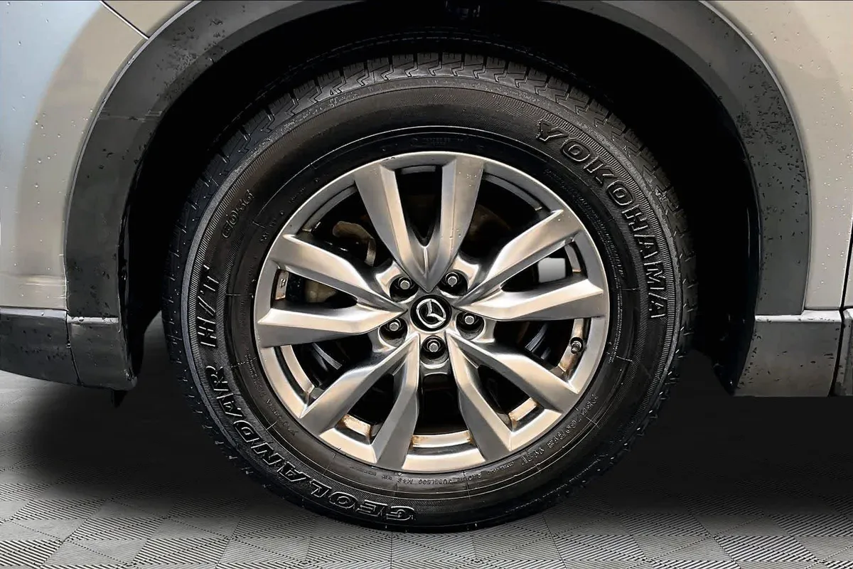 2018 Mazda CX-9 Touring thumbnail 11