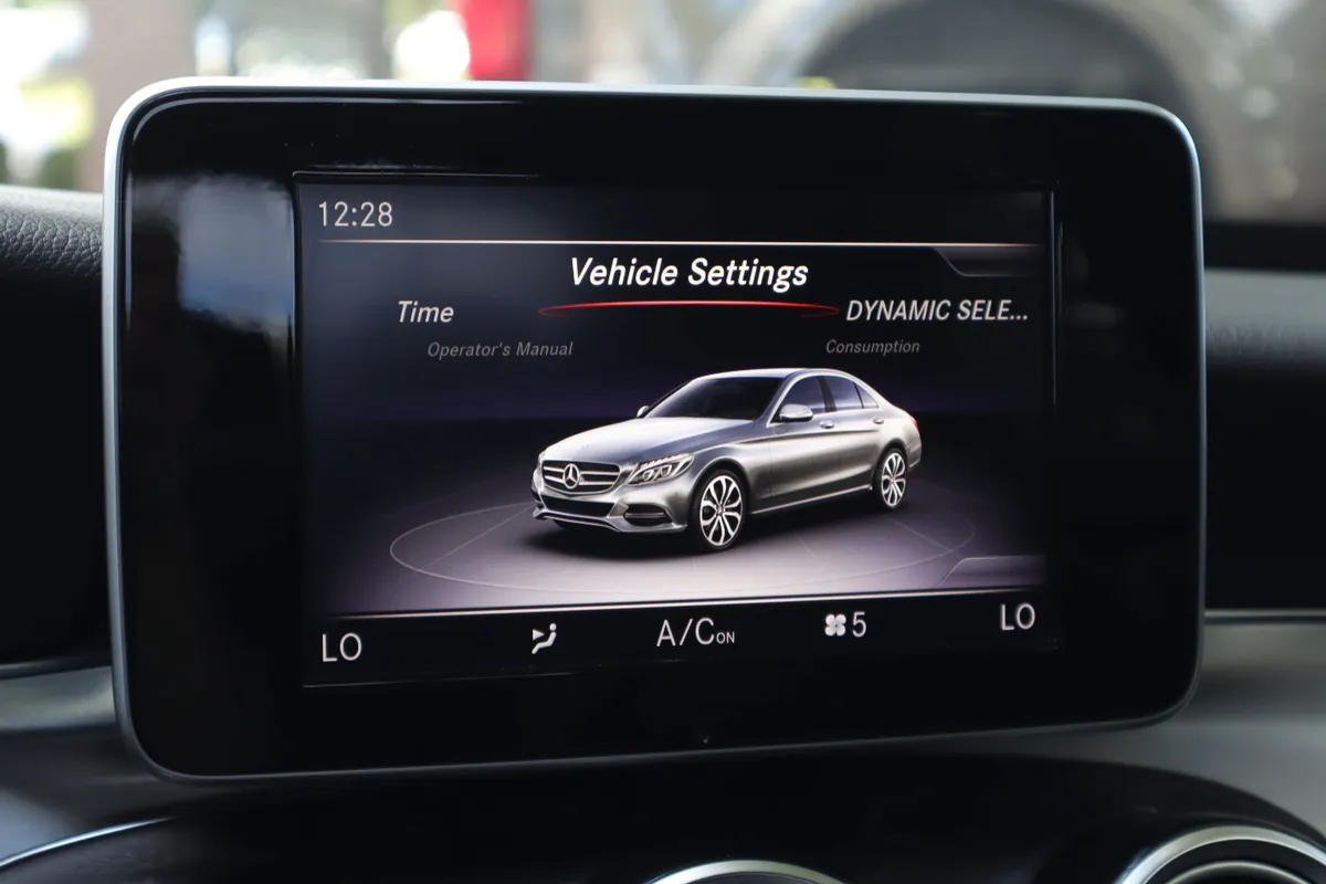 2018 Mercedes-Benz C-Class C 300 thumbnail 12