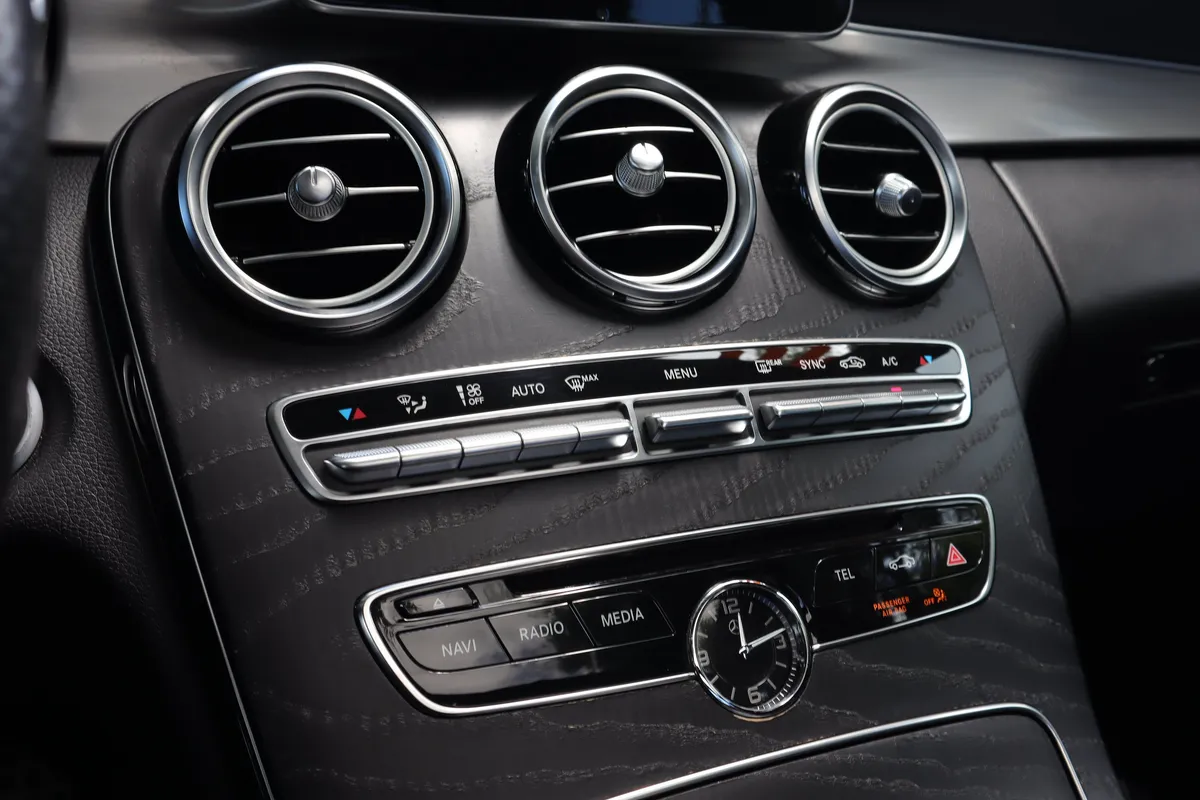 2018 Mercedes-Benz C-Class C 300 thumbnail 15