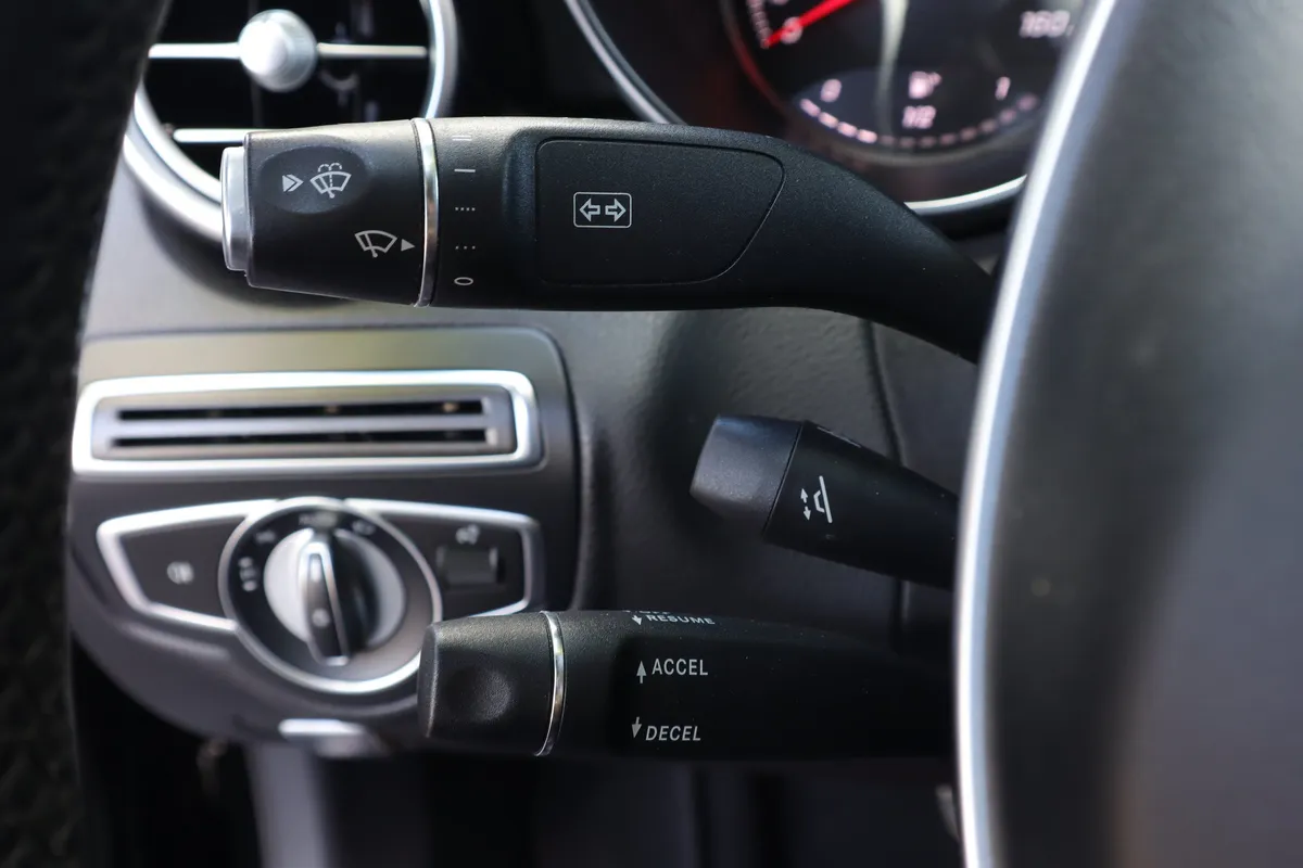 2018 Mercedes-Benz C-Class C 300 thumbnail 20