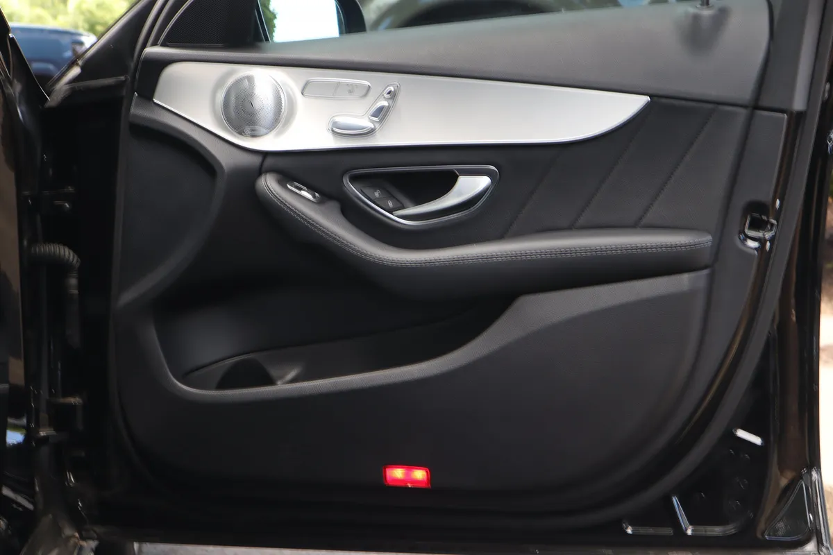 2018 Mercedes-Benz C-Class C 300 thumbnail 27
