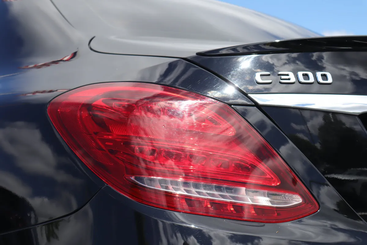 2018 Mercedes-Benz C-Class C 300 thumbnail 32