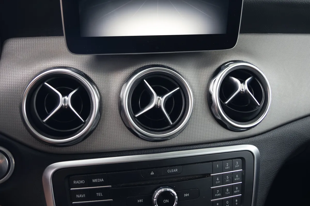 2018 Mercedes-Benz GLA 250 thumbnail 25
