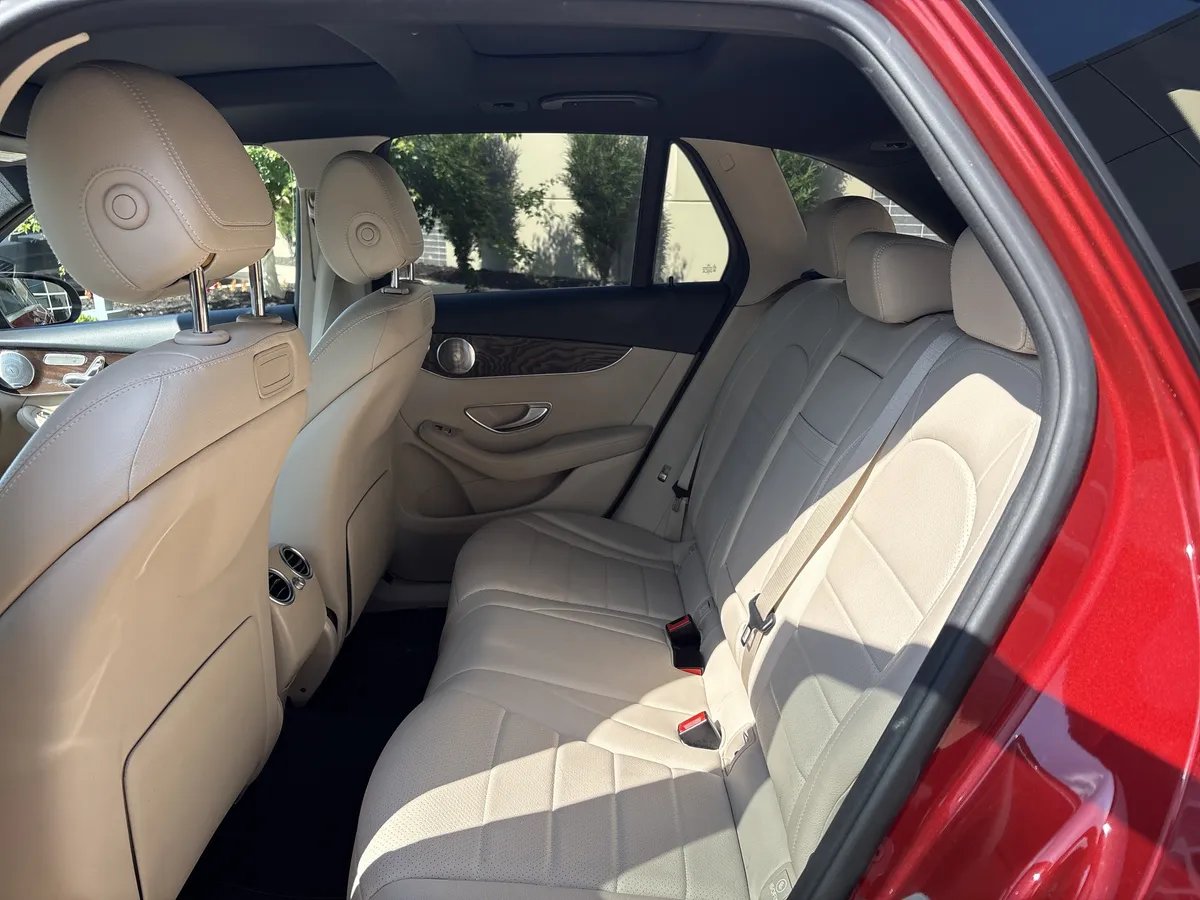 2018 Mercedes-Benz GLC 300 4MATIC® thumbnail 30