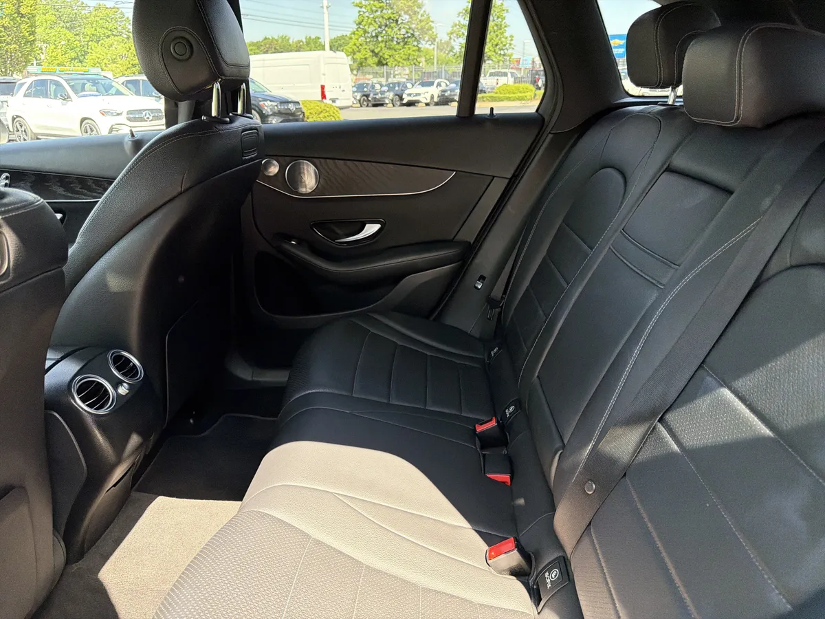 2018 Mercedes-Benz GLC 300 thumbnail 31