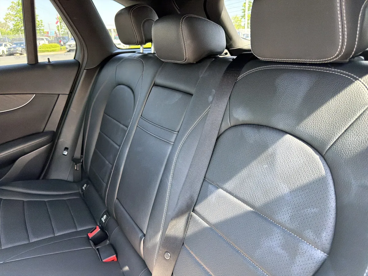 2018 Mercedes-Benz GLC 300 thumbnail 32