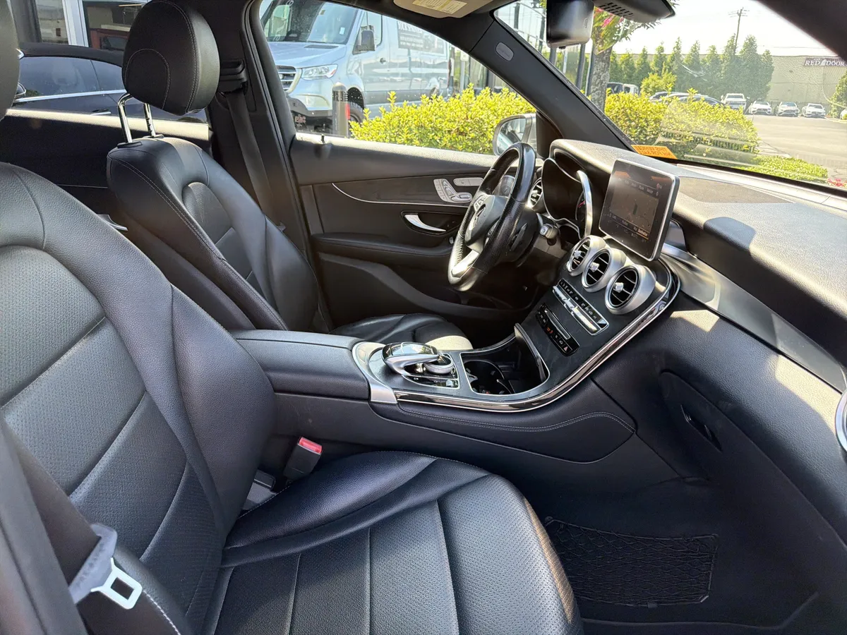 2018 Mercedes-Benz GLC 300 thumbnail 34