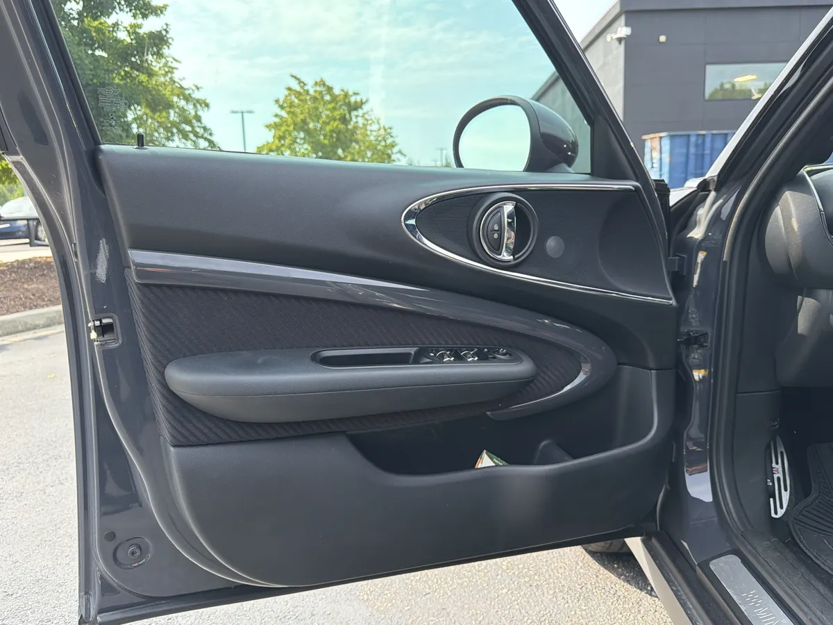 2018 MINI Clubman Cooper S thumbnail 15