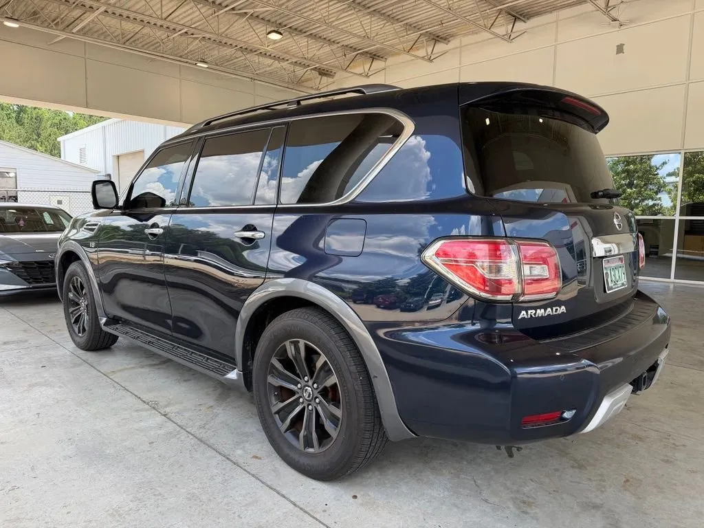 2018 Nissan Armada Platinum thumbnail 2