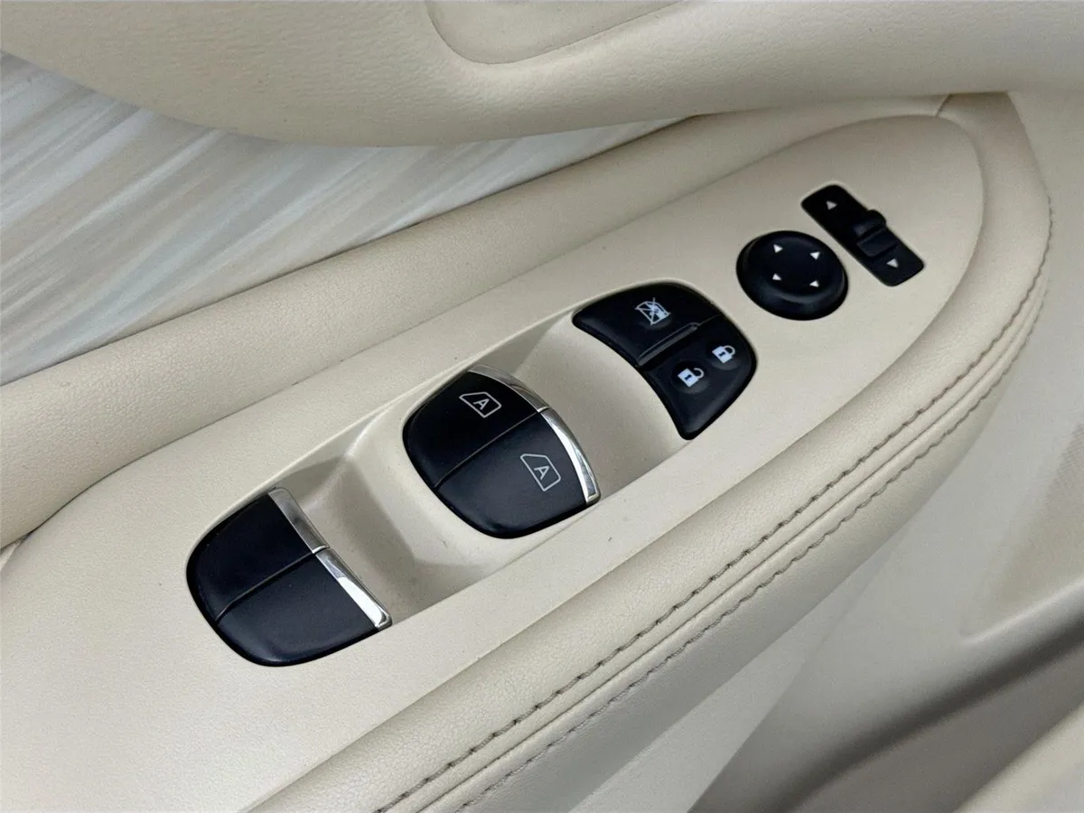 2018 Nissan Murano SL thumbnail 30