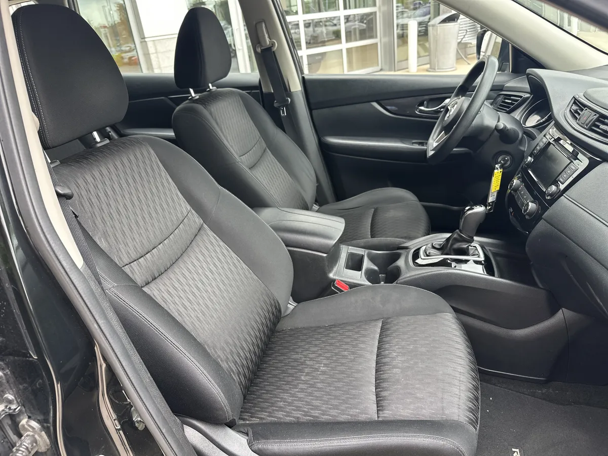 2018 Nissan Rogue S thumbnail 15