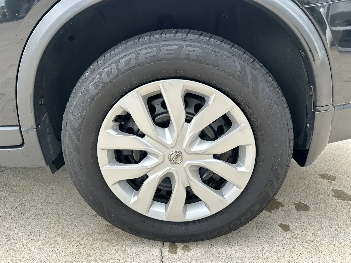 2018 Nissan Rogue S thumbnail 18