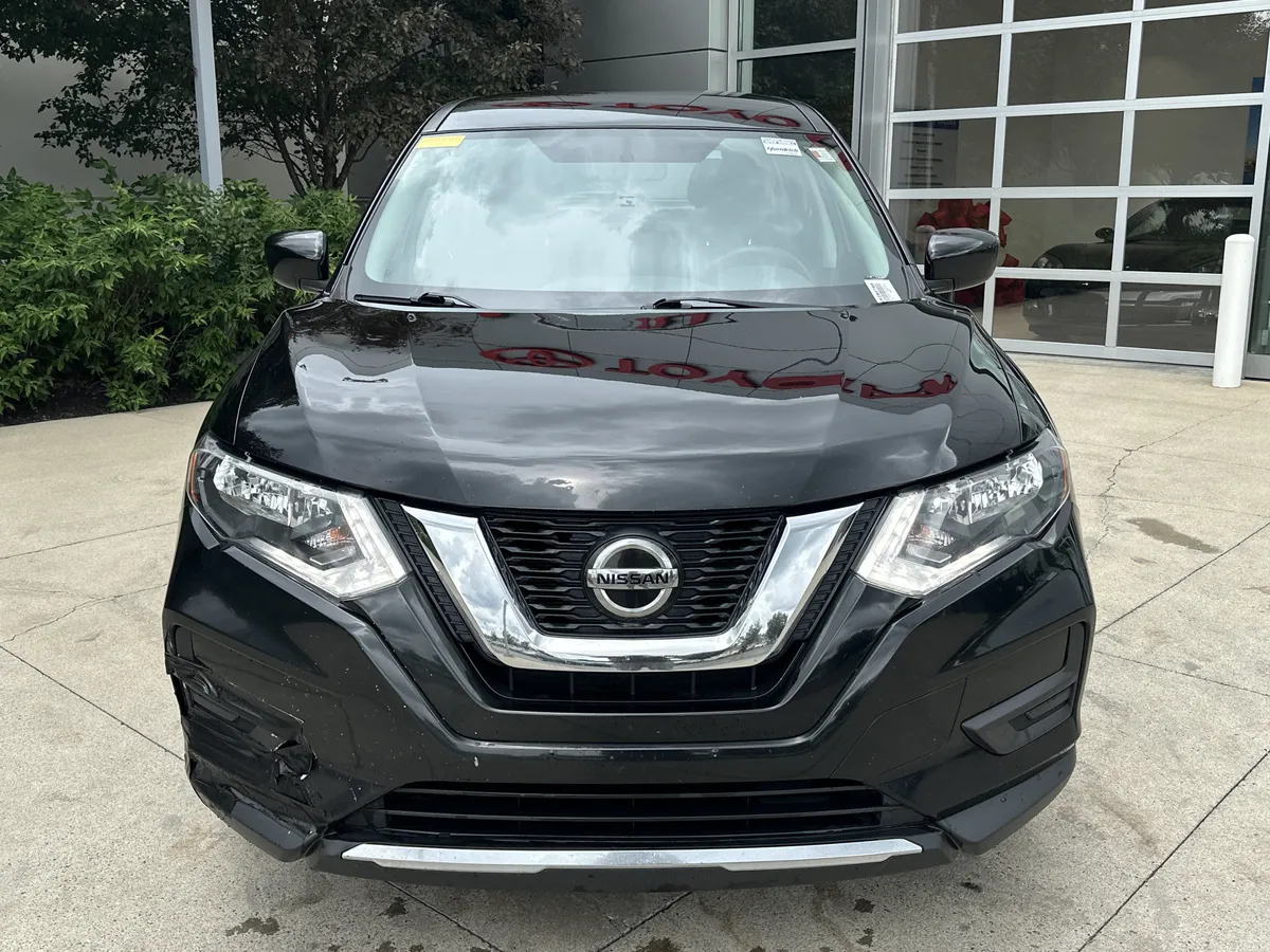 2018 Nissan Rogue S thumbnail 4