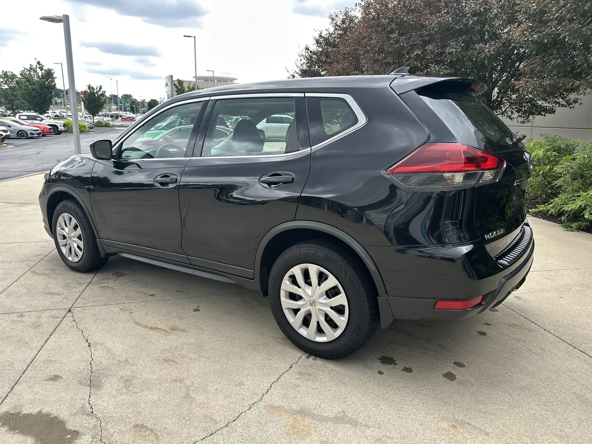 2018 Nissan Rogue S thumbnail 6