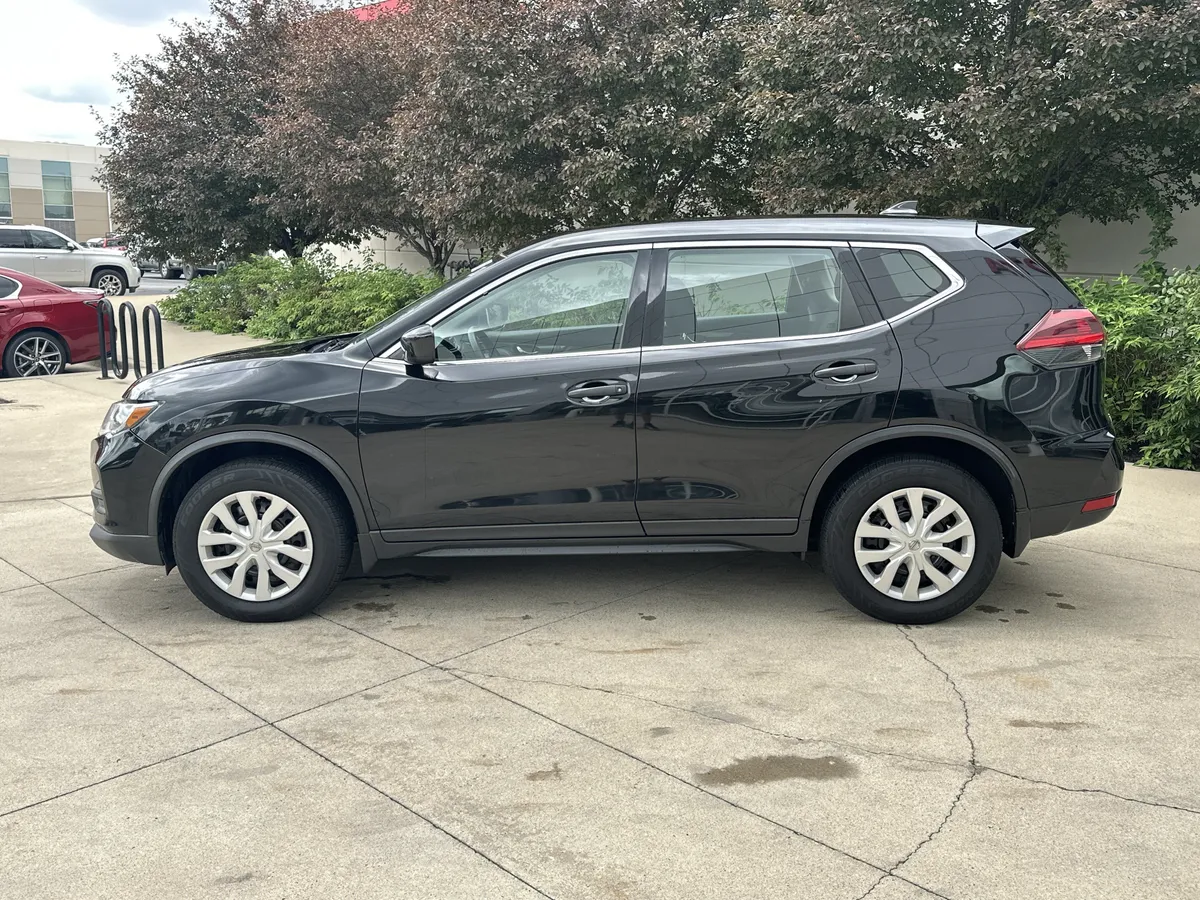 2018 Nissan Rogue S thumbnail 8