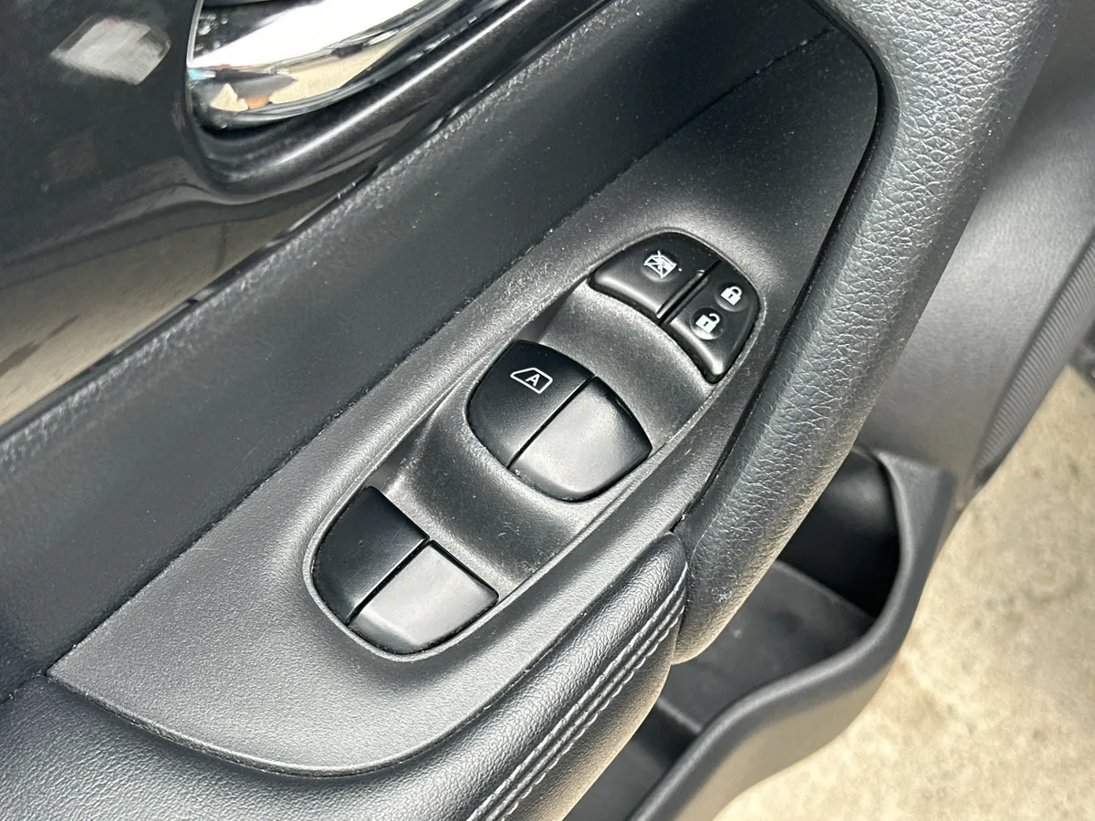 2018 Nissan Rogue S thumbnail 9
