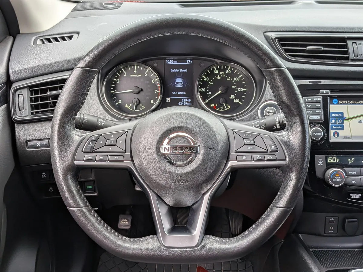 2018 Nissan Rogue Sport SV thumbnail 13
